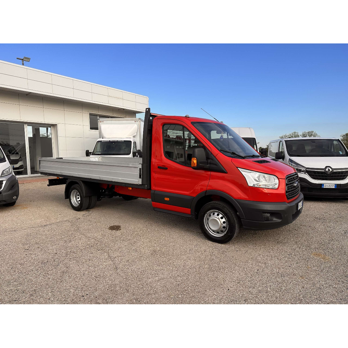 Ford Transit L4 Trend 2.0 130CV Cassone Fisso – Furgone Professionale | Potenza e Versatilità