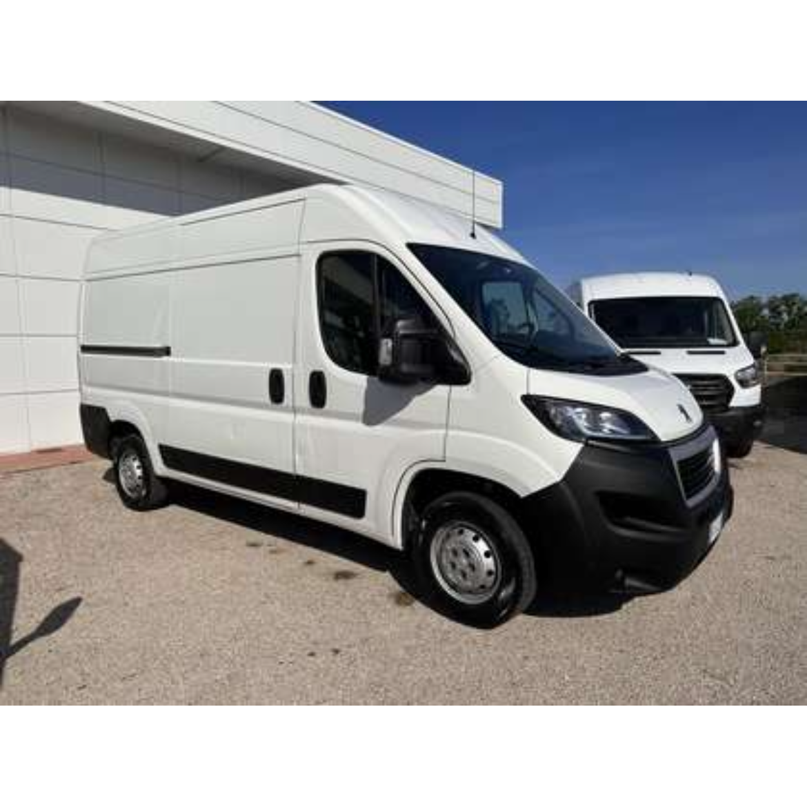 Peugeot Boxer 335 L2H2 2.0 BlueHDi 130CV – Furgone Professionale | Potenza e Spazio