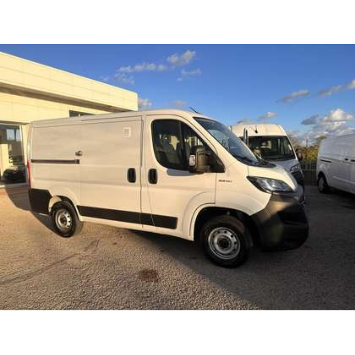 Fiat Ducato 30 CH1 2.3 Multijet 120CV Euro 6D-Temp – Furgone Professionale | Potenza e Affidabilità